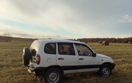 Chevrolet Niva I рестайлинг, 2003 год, 250 000 рублей, 3 фотография