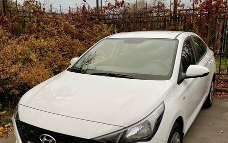 Hyundai Solaris II рестайлинг, 2022 год, 1 770 000 рублей, 1 фотография