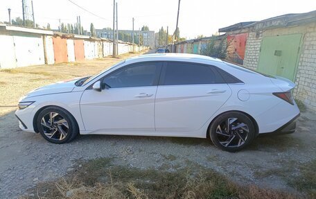 Hyundai Elantra, 2023 год, 2 125 000 рублей, 2 фотография