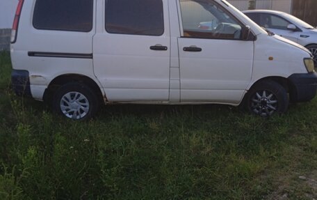 Toyota Lite Ace IV, 2001 год, 380 000 рублей, 4 фотография