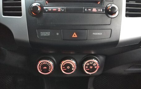 Mitsubishi Outlander III рестайлинг 3, 2010 год, 910 000 рублей, 12 фотография