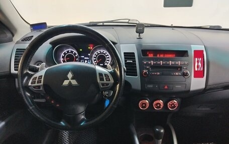 Mitsubishi Outlander III рестайлинг 3, 2010 год, 910 000 рублей, 9 фотография