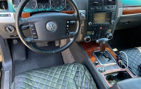 Volkswagen Touareg III, 2005 год, 725 000 рублей, 3 фотография