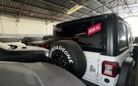 Jeep Wrangler, 2022 год, 3 850 000 рублей, 10 фотография