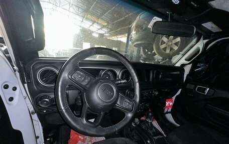 Jeep Wrangler, 2022 год, 3 850 000 рублей, 16 фотография