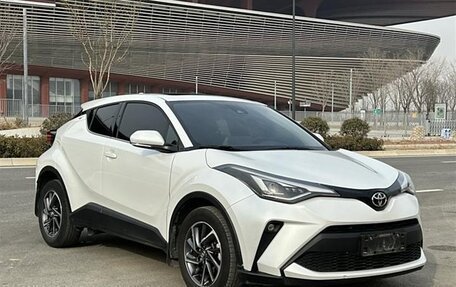 Toyota C-HR I рестайлинг, 2021 год, 1 750 008 рублей, 3 фотография