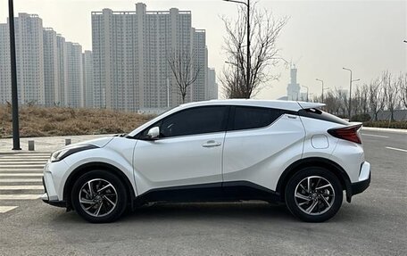 Toyota C-HR I рестайлинг, 2021 год, 1 750 008 рублей, 8 фотография