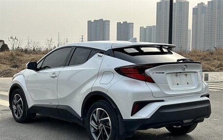 Toyota C-HR I рестайлинг, 2021 год, 1 750 008 рублей, 4 фотография