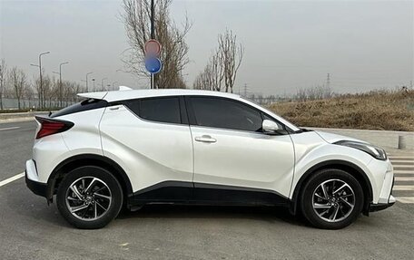 Toyota C-HR I рестайлинг, 2021 год, 1 750 008 рублей, 7 фотография