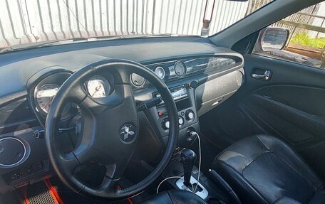 Mitsubishi Outlander III рестайлинг 3, 2004 год, 560 000 рублей, 6 фотография