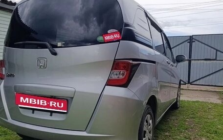 Honda Freed I, 2013 год, 1 060 000 рублей, 2 фотография