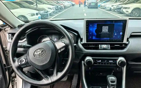 Toyota RAV4, 2021 год, 2 700 222 рублей, 9 фотография