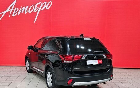 Mitsubishi Outlander III рестайлинг 3, 2018 год, 1 725 000 рублей, 3 фотография