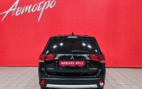 Mitsubishi Outlander III рестайлинг 3, 2018 год, 1 725 000 рублей, 4 фотография