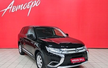Mitsubishi Outlander III рестайлинг 3, 2018 год, 1 725 000 рублей, 7 фотография