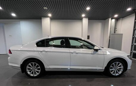 Volkswagen Passat B8 рестайлинг, 2019 год, 1 751 000 рублей, 2 фотография