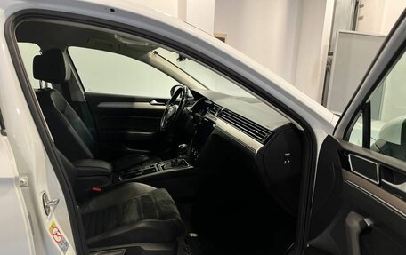 Volkswagen Passat B8 рестайлинг, 2019 год, 1 751 000 рублей, 27 фотография