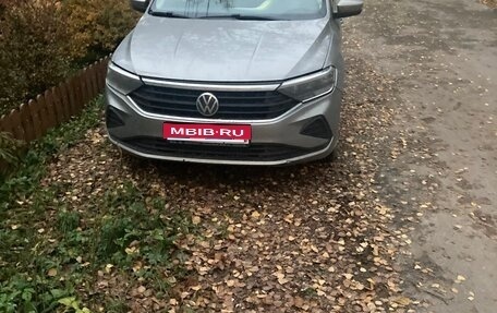 Volkswagen Polo VI (EU Market), 2021 год, 1 000 000 рублей, 1 фотография