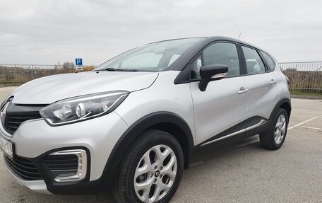 Renault Kaptur I рестайлинг, 2017 год, 1 420 000 рублей, 2 фотография