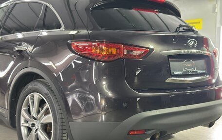 Infiniti QX70, 2014 год, 2 350 000 рублей, 9 фотография