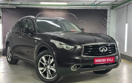 Infiniti QX70, 2014 год, 2 350 000 рублей, 3 фотография
