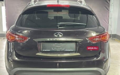 Infiniti QX70, 2014 год, 2 350 000 рублей, 11 фотография