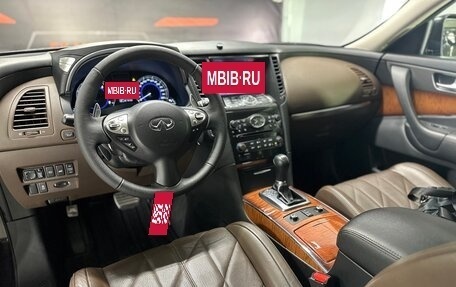 Infiniti QX70, 2014 год, 2 350 000 рублей, 20 фотография