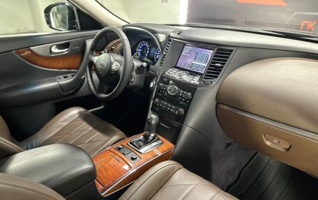 Infiniti QX70, 2014 год, 2 350 000 рублей, 25 фотография