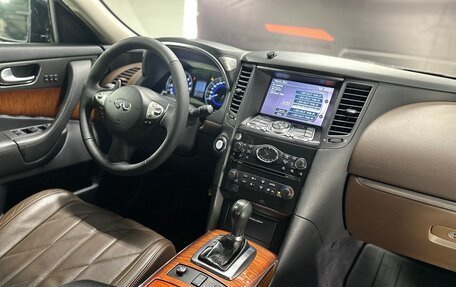 Infiniti QX70, 2014 год, 2 350 000 рублей, 26 фотография