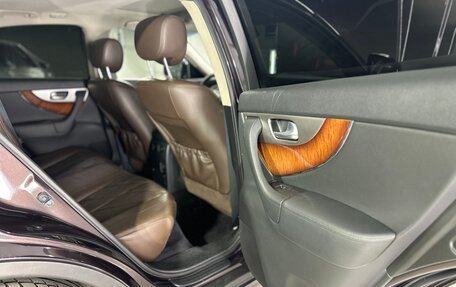 Infiniti QX70, 2014 год, 2 350 000 рублей, 28 фотография