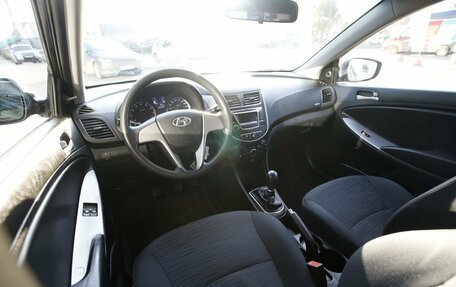 Hyundai Solaris II рестайлинг, 2016 год, 820 000 рублей, 8 фотография