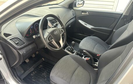 Hyundai Solaris II рестайлинг, 2016 год, 990 000 рублей, 9 фотография
