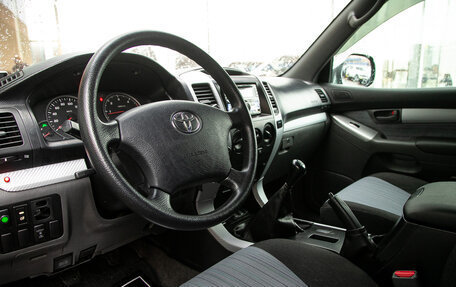 Toyota Land Cruiser Prado 120 рестайлинг, 2005 год, 1 398 000 рублей, 11 фотография