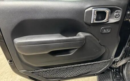 Jeep Wrangler, 2022 год, 4 050 000 рублей, 10 фотография