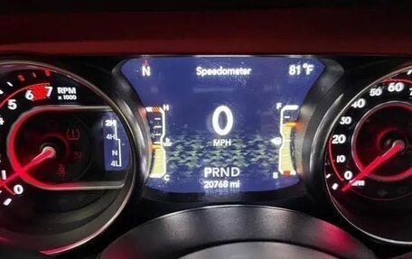 Jeep Wrangler, 2022 год, 4 050 000 рублей, 17 фотография