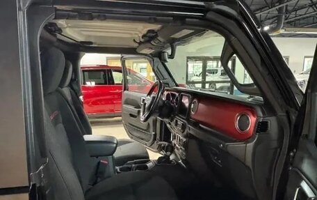 Jeep Wrangler, 2022 год, 4 050 000 рублей, 15 фотография