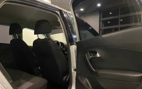 Volkswagen Polo VI (EU Market), 2011 год, 630 000 рублей, 24 фотография