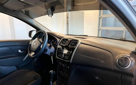 Renault Logan II, 2018 год, 406 000 рублей, 12 фотография