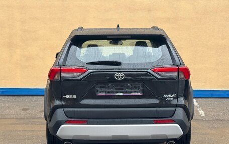 Toyota RAV4, 2025 год, 3 950 000 рублей, 4 фотография