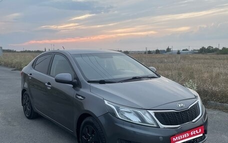 KIA Rio III рестайлинг, 2013 год, 800 000 рублей, 10 фотография