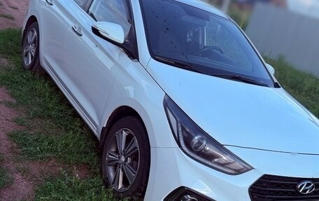 Hyundai Solaris II рестайлинг, 2017 год, 1 200 000 рублей, 2 фотография
