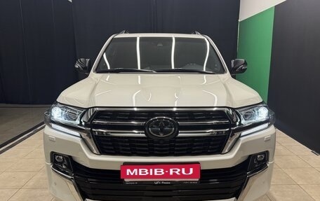 Toyota Land Cruiser 200, 2020 год, 9 500 000 рублей, 3 фотография