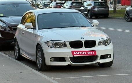BMW 1 серия, 2011 год, 1 350 000 рублей, 2 фотография