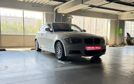BMW 1 серия, 2011 год, 1 350 000 рублей, 12 фотография