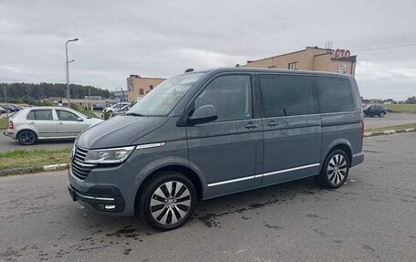 Volkswagen Multivan T6 рестайлинг, 2020 год, 5 349 999 рублей, 1 фотография