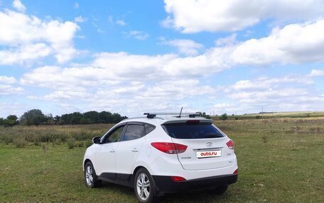 Hyundai ix35 I рестайлинг, 2012 год, 1 000 000 рублей, 4 фотография