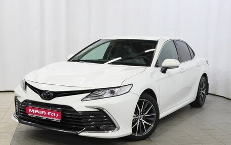 Toyota Camry, 2022 год, 3 790 000 рублей, 1 фотография