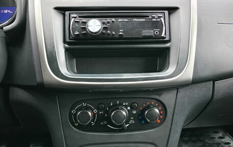 Renault Sandero II рестайлинг, 2017 год, 1 076 000 рублей, 10 фотография