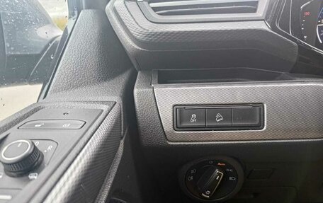 Volkswagen Multivan T6 рестайлинг, 2020 год, 5 349 999 рублей, 19 фотография