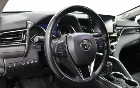 Toyota Camry, 2022 год, 3 790 000 рублей, 9 фотография